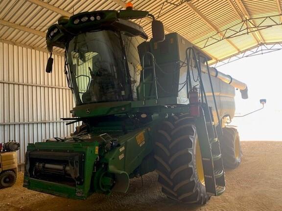 Photo 1. John Deere S790 combine harvester