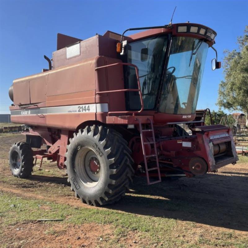 Case IH 2144 combine harvester