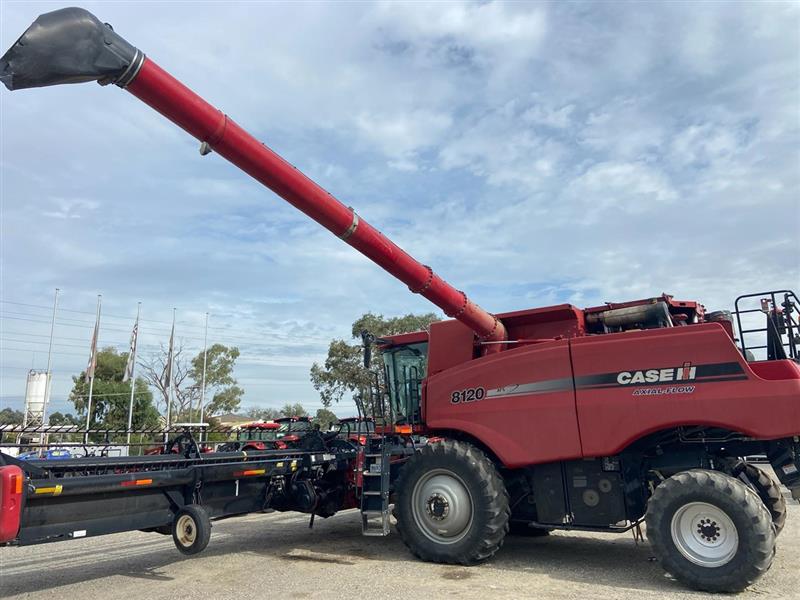 Photo 1. Case IH 8120 combine harvester