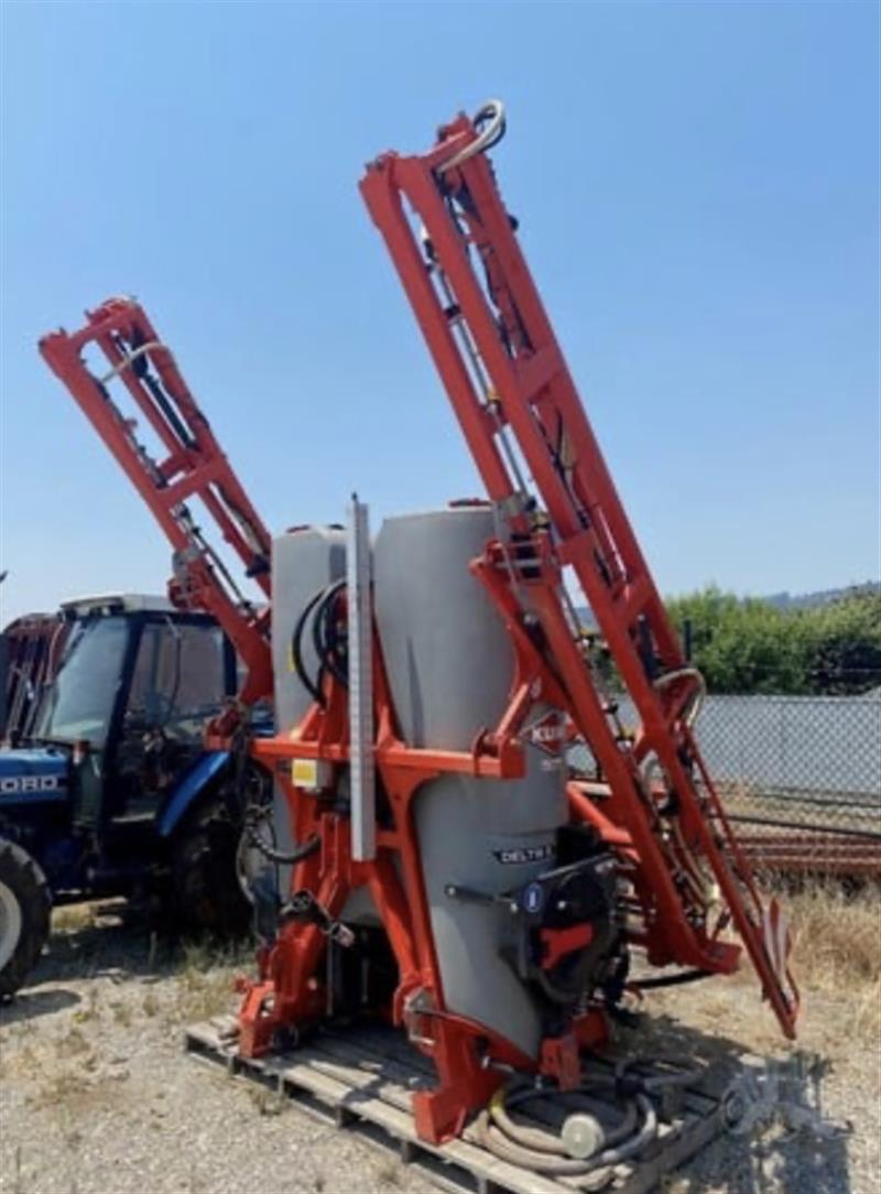 Kuhn Deltis 1502 boom sprayer