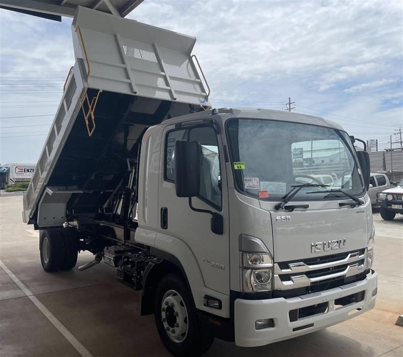 Photo 1. Isuzu FSR 140/120-260 truck