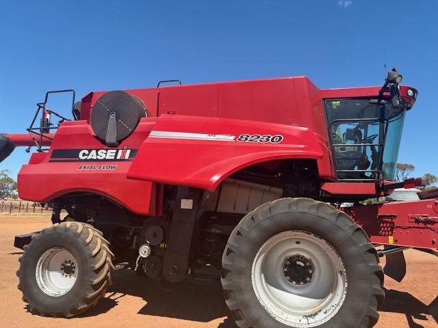 Case IH 8230D combine harvester