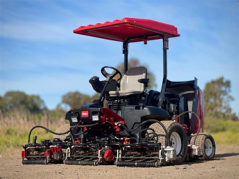 Toro Reelmaster 5010-H cross trax hybrid AWD reel commercial diesel mower