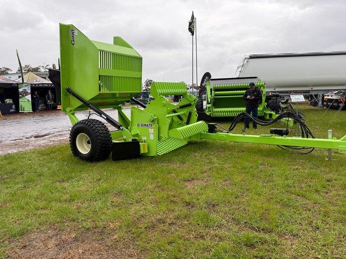Schulte Giant 2500 rock picker