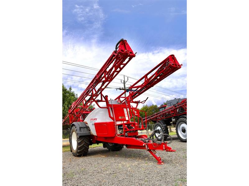 Croplands Pegasus 8000 boom sprayer