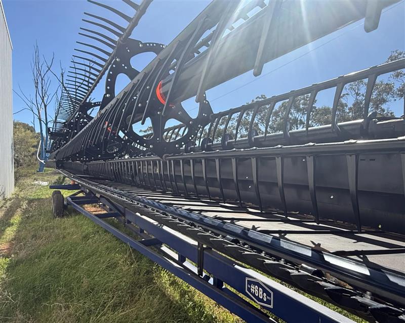 MacDon D145 harvester front