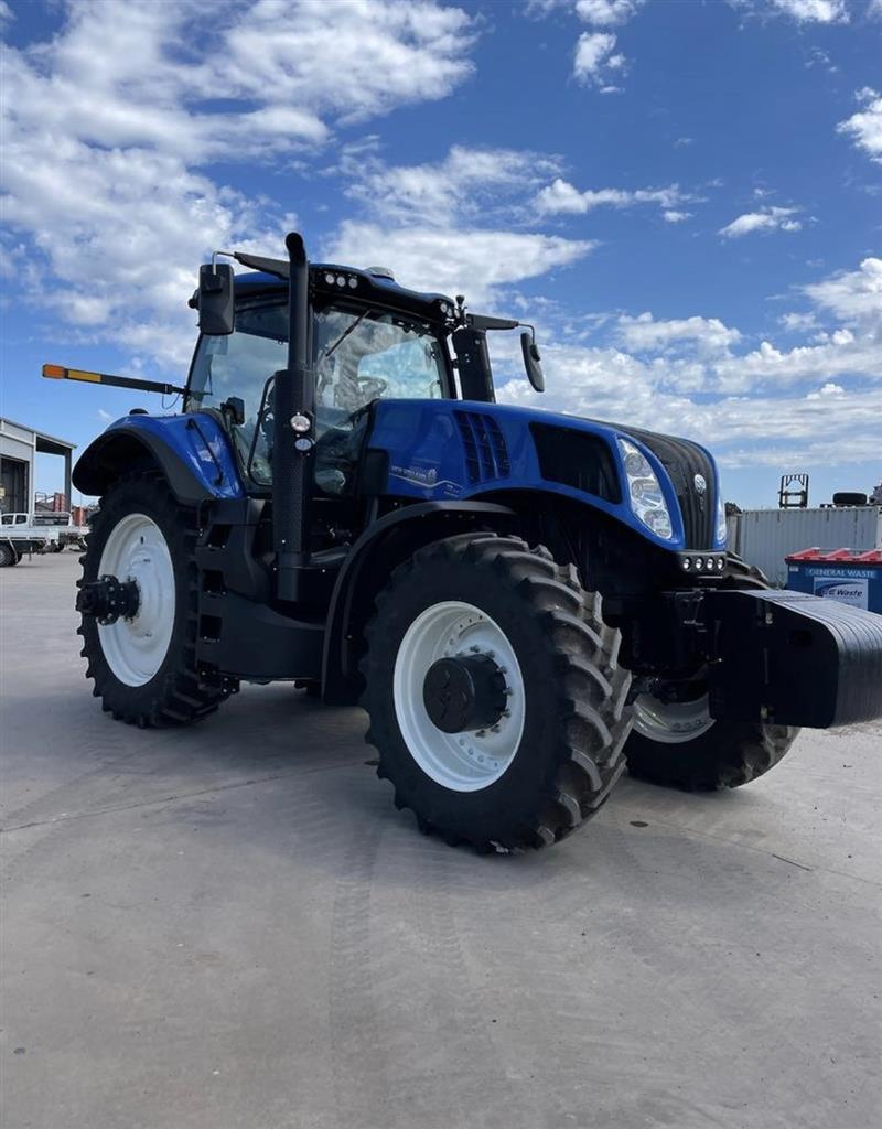 New Holland T8.410 tractor