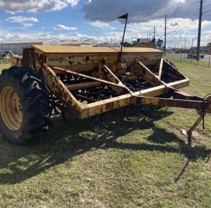 Chamberlain harvester front