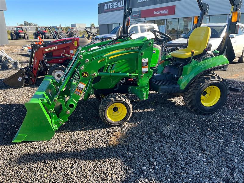 John Deere 1023E tractor