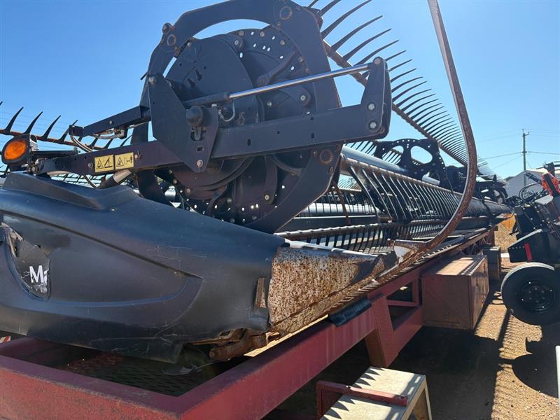 MacDon D65 harvester front