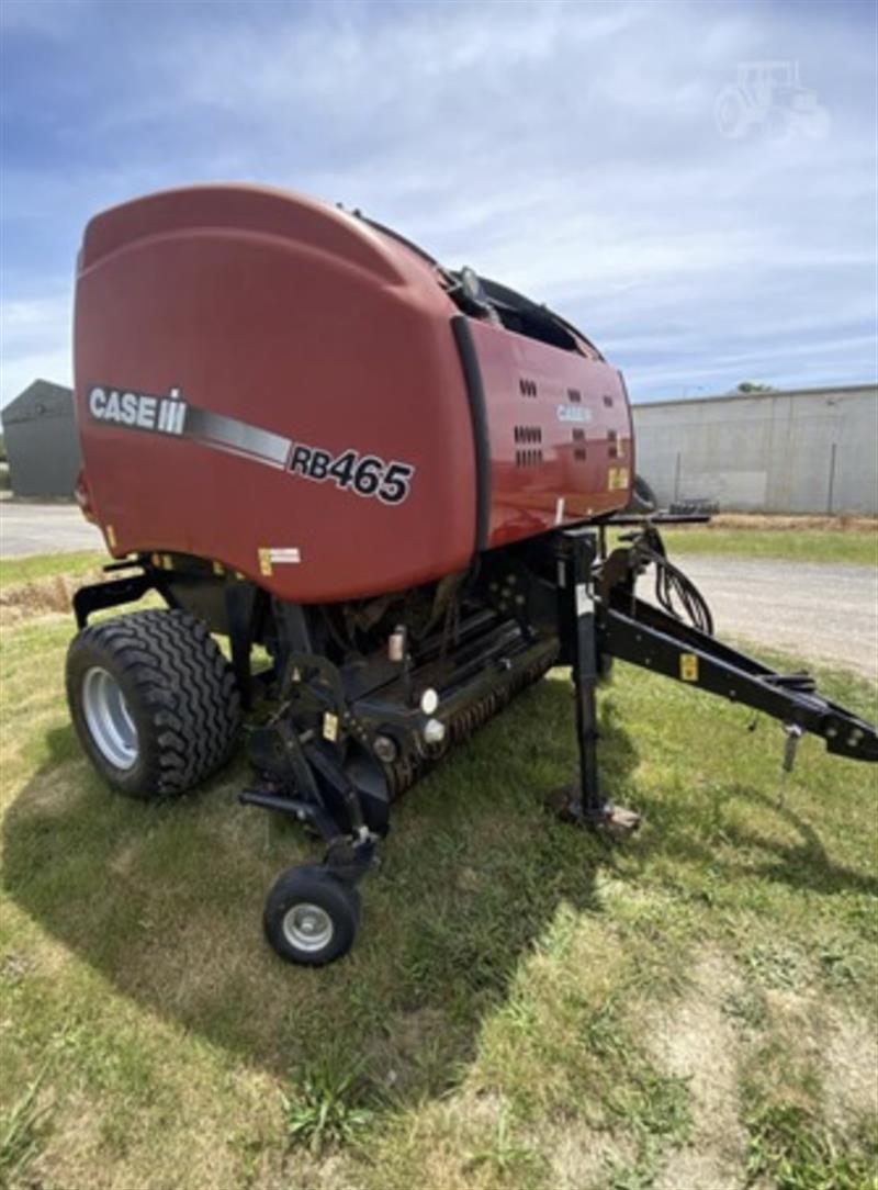 Case IH RB465 round baler
