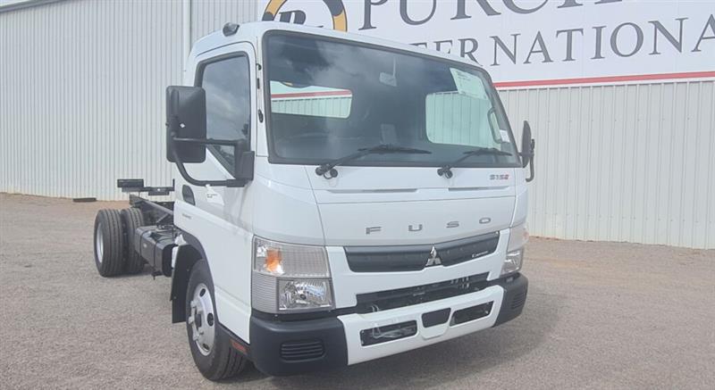 Photo 1. Fuso Canter 615 truck