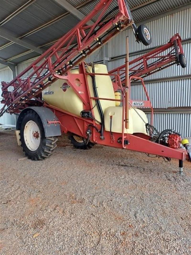 Hardi 5030 Navigator boom sprayer