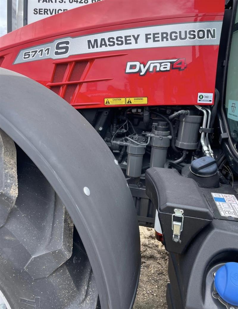 Massey Ferguson 5711S tractor