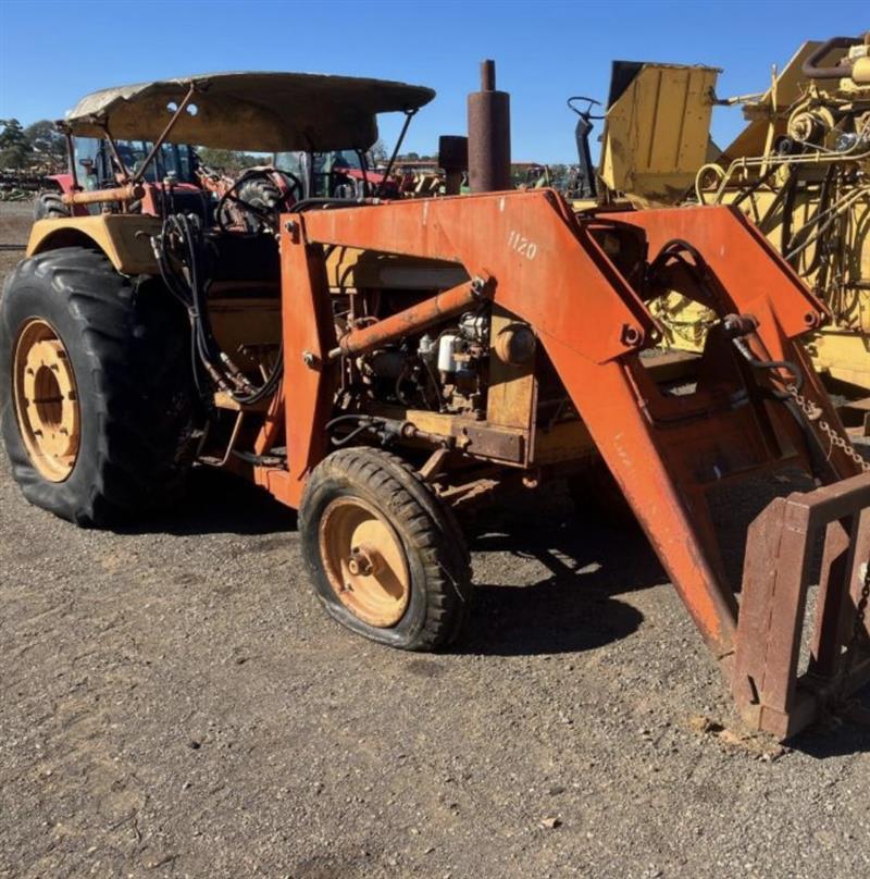 Chamberlain 306 tractor