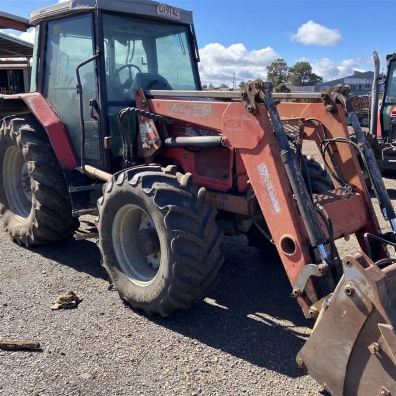 Massey Ferguson 6265 tractor