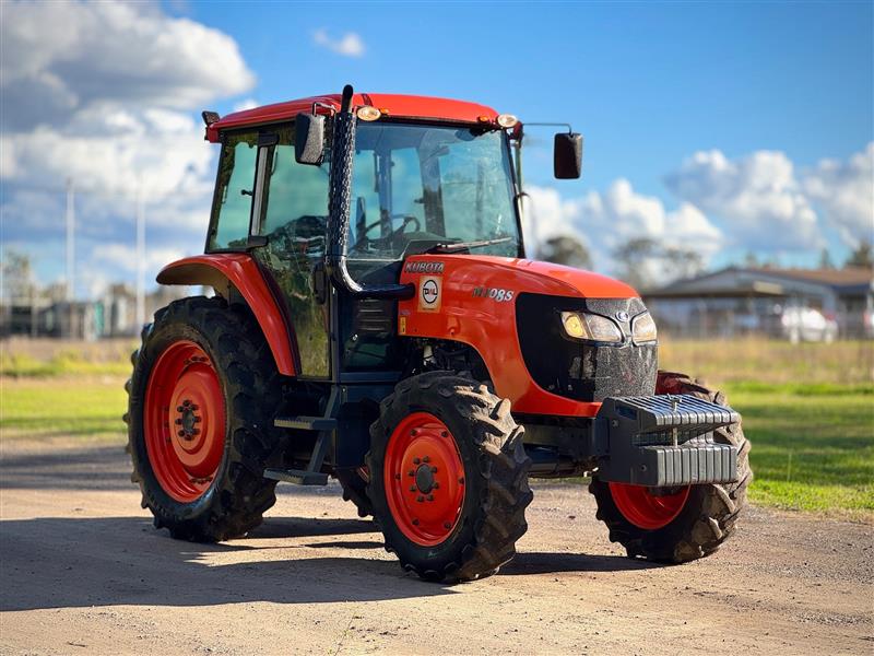 Kubota M108S 4wd fwa a/c cab tractor