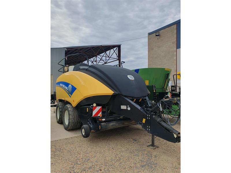 New Holland BB1290 baler