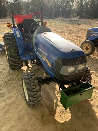 Photo 1. New Holland Workmaster40 2wd tractor