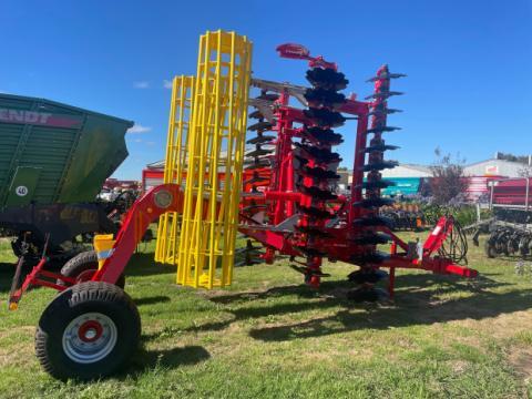 Photo 1. Pottinger TERRADISC 6001T cultivator