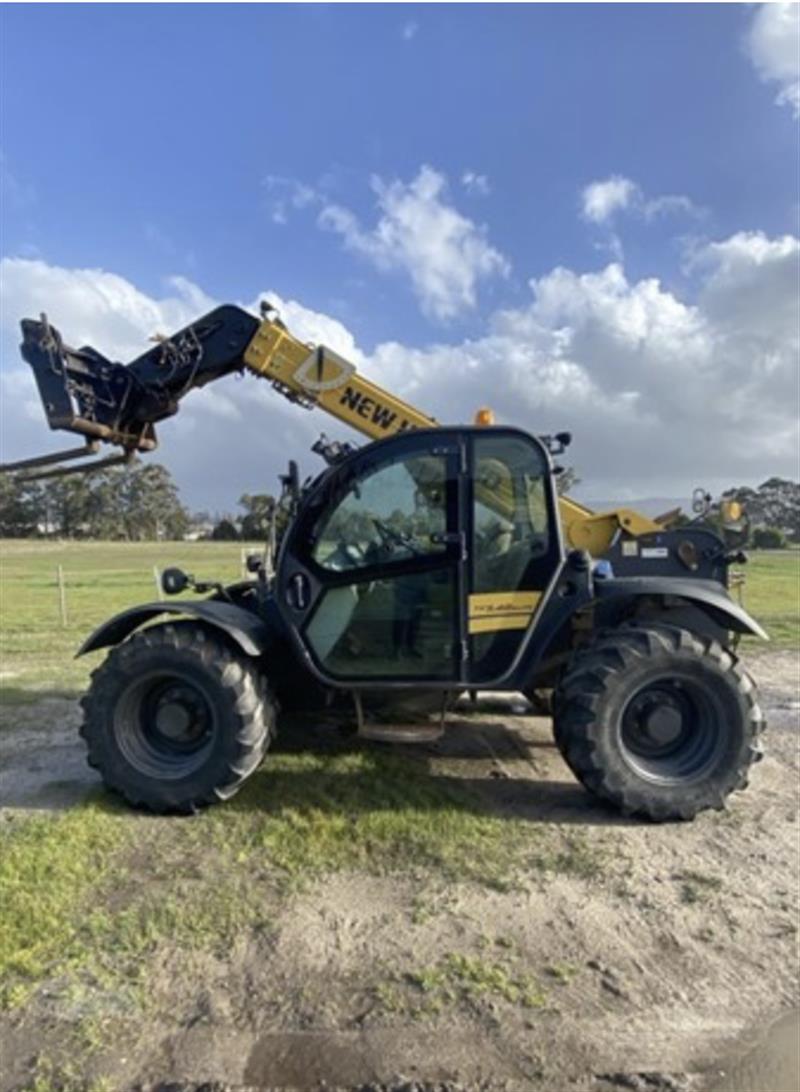 New Holland TH7.42 Elite telehandler
