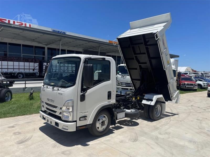 Isuzu NLS45-150 truck