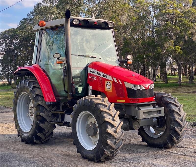 Massey Ferguson 5420 a/c cabin tractor