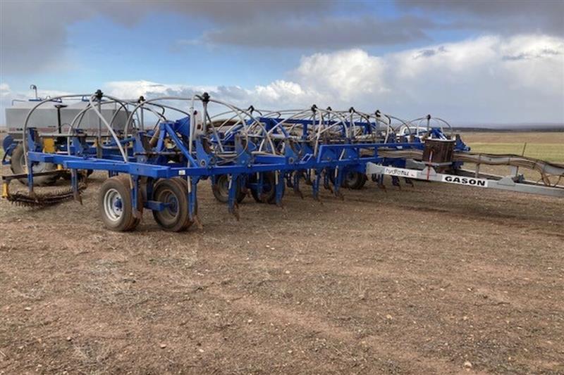 Photo 1. Gason 1850RT2 Gason Box & Hydra Till 40ft Bar airseeder