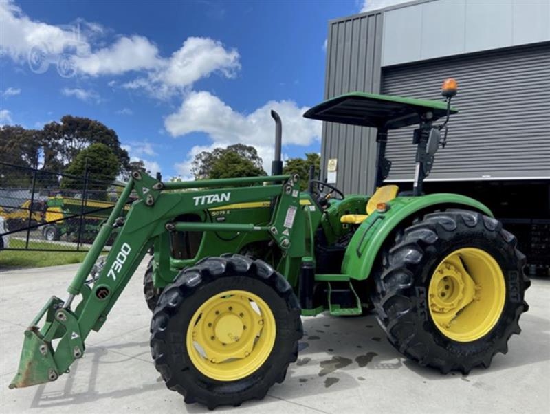 John Deere 5075E tractor
