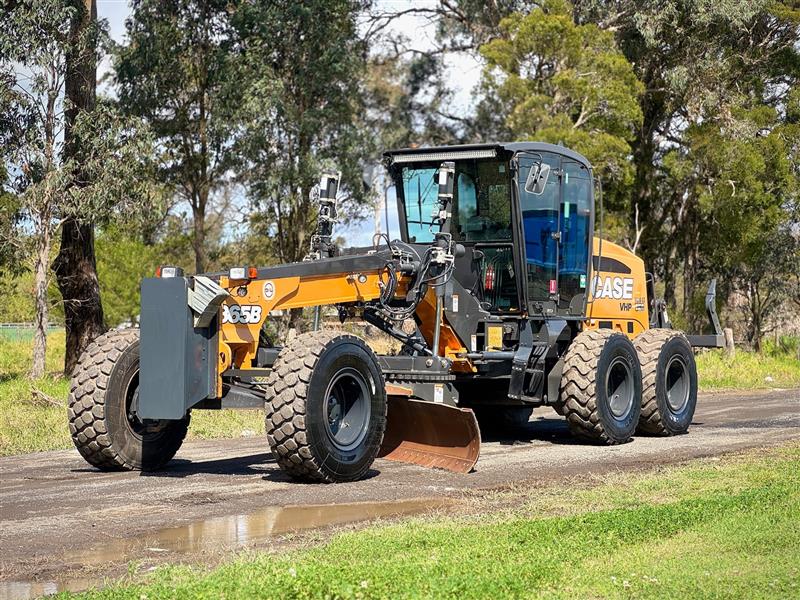 Case 865B VHP articulated motor grader