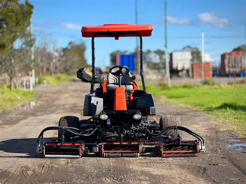 Jacobsen LF570 ride on fairway mower