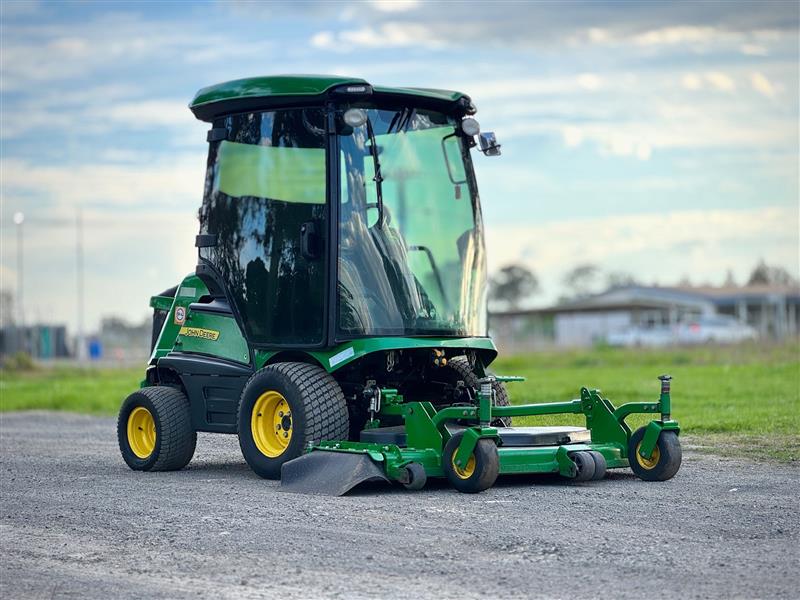 John Deere 1585 72 a/c commercial out front ride on lawn mower