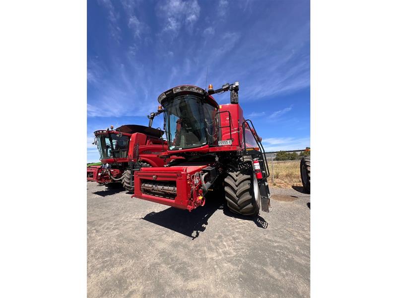 Photo 1. Case IH 8240 combine harvester