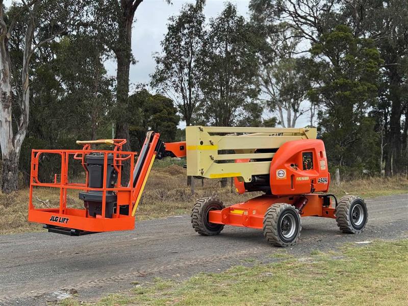 JLG 450AJ 45ft 13.7 knuckle boom sci...
