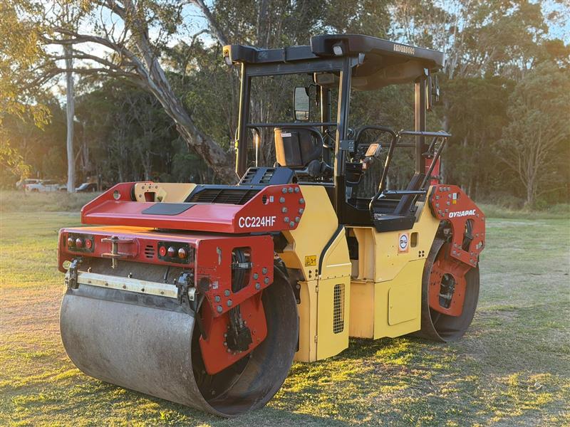 Dynapac CC224HF 8.1T smooth drum roller