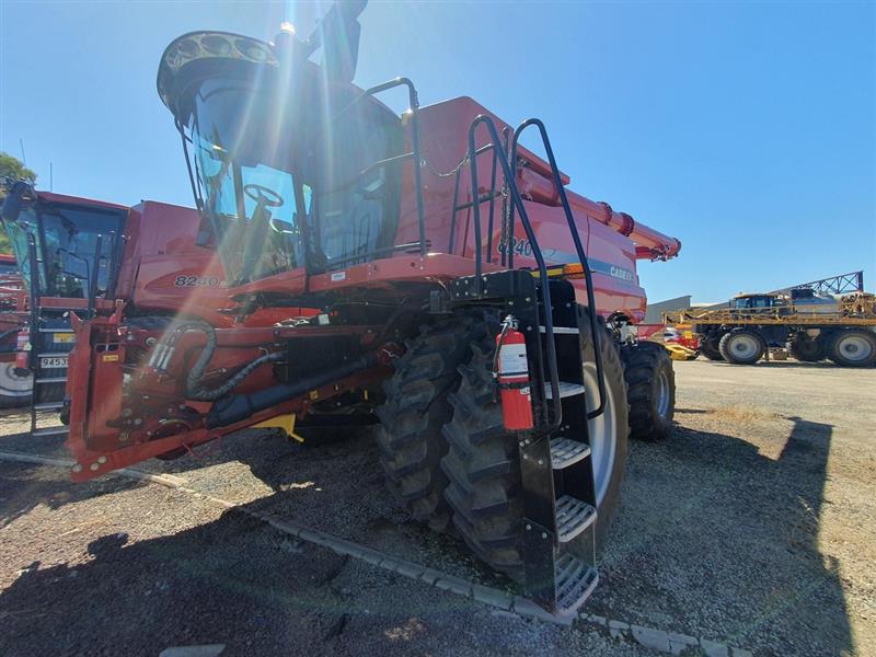 Photo 1. Case IH 8240 combine harvester