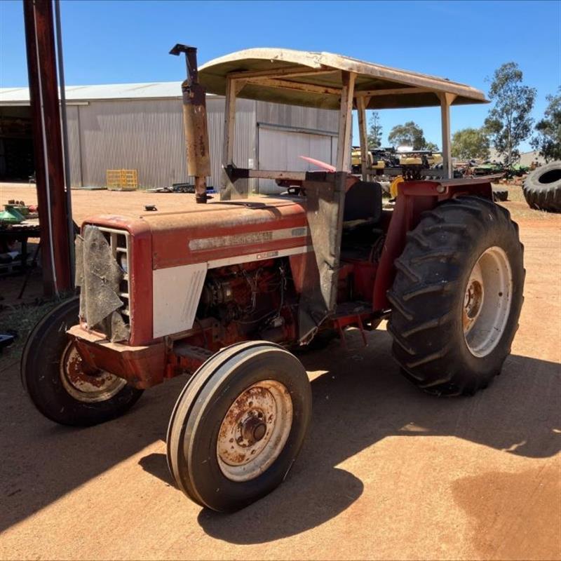 International/Case IH 574 tractor