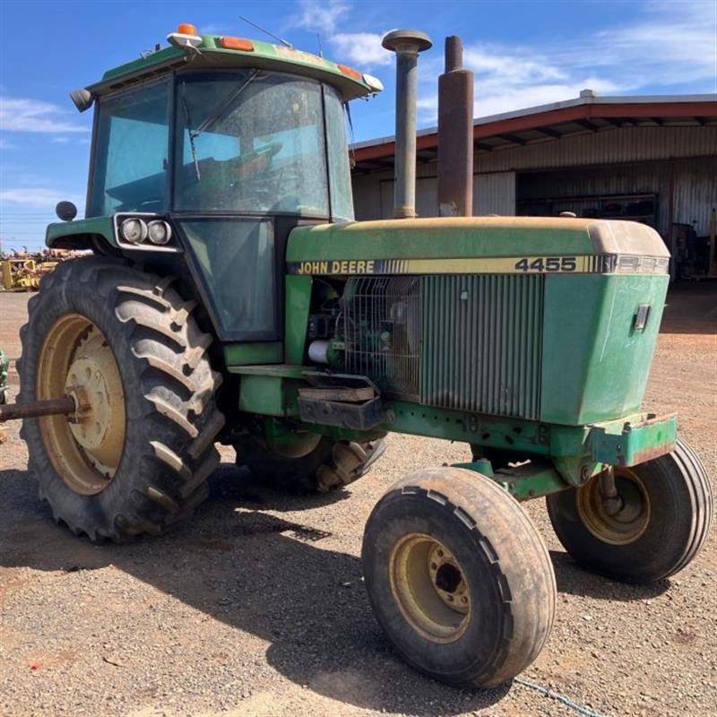 John Deere 4455 tractor