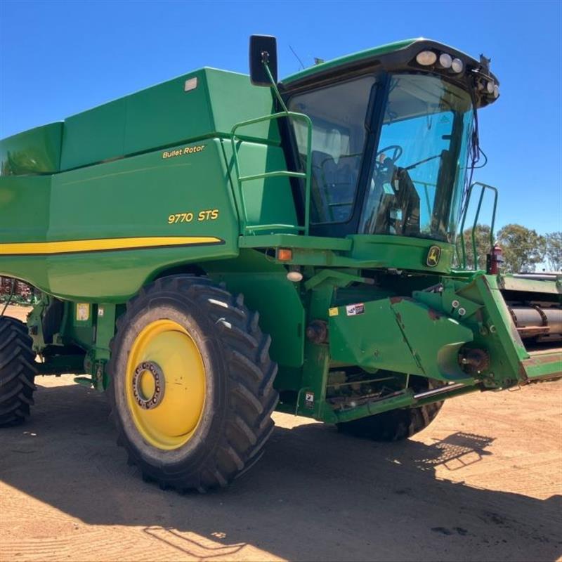 John Deere 9770sts combine harvester