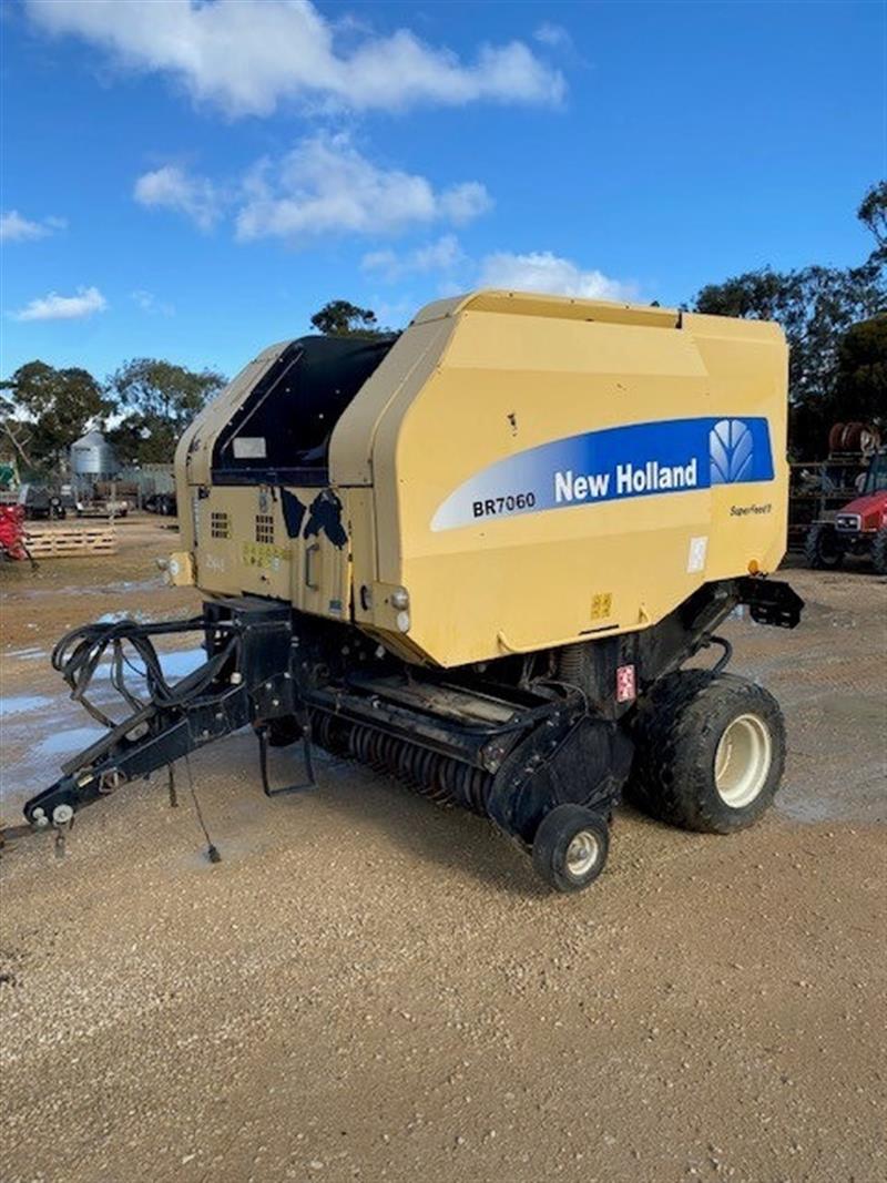 New Holland BR70 round baler