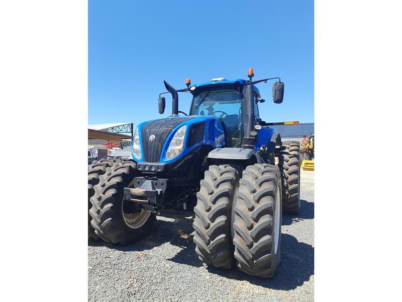 New Holland T8.320 tractor