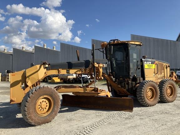 Photo 1. Caterpillar 12M grader