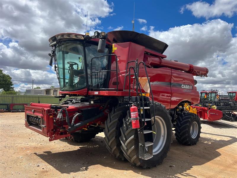Case IH 7240 combine harvester