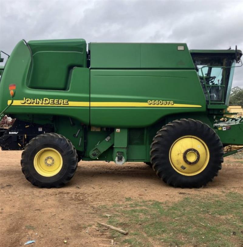 John Deere 9660sts combine harvester