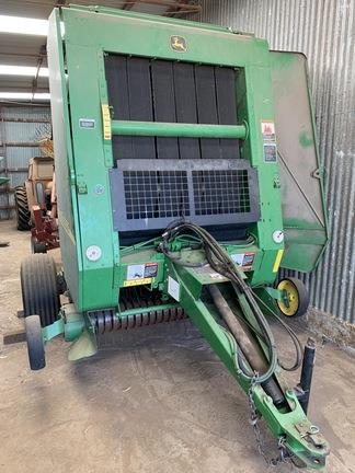 Photo 1. John Deere 467 Silage Special round baler