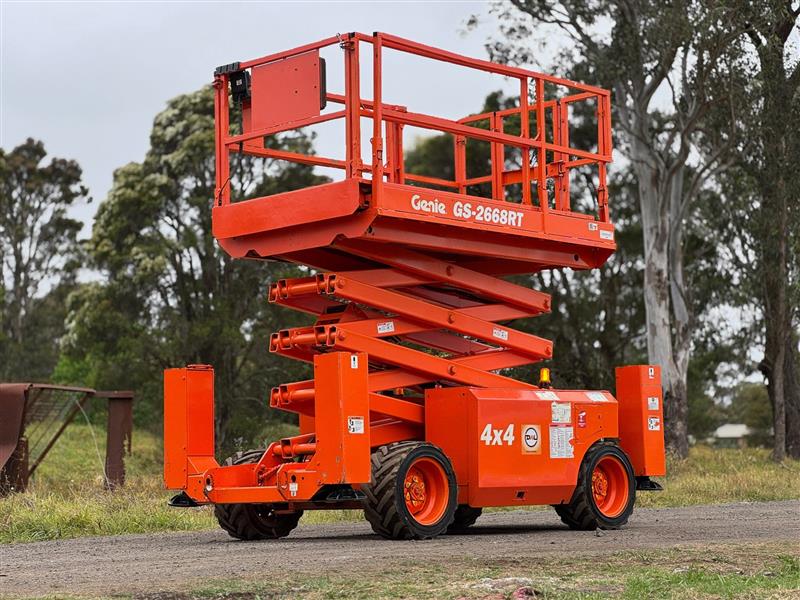 Genie GS-2668RT 10m incert all terrain diesel scissor lift elevated work platform