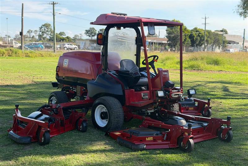 Toro Groundsmaster 5900 wide area ride on diesel commercial lawn mower