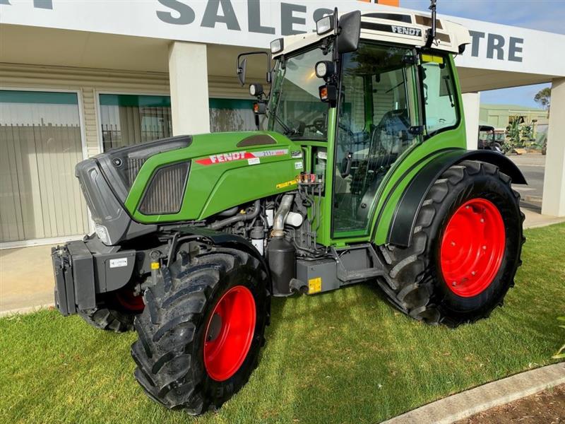 Fendt 211P cab tractor