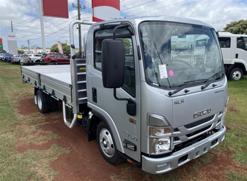 Photo 1. Isuzu NLR45-150 truck