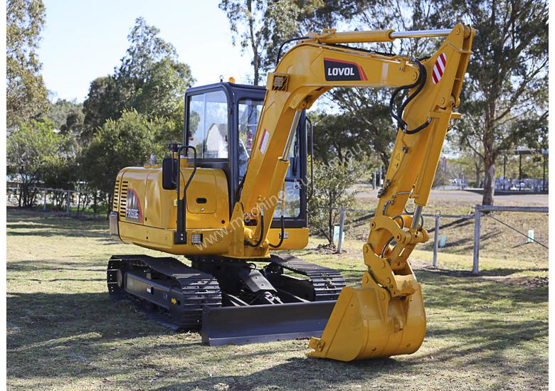 Photo 1. Lovol FR60E 6 tonne tracked Excavator